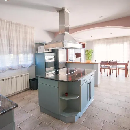 Villa- Garbi Villa *